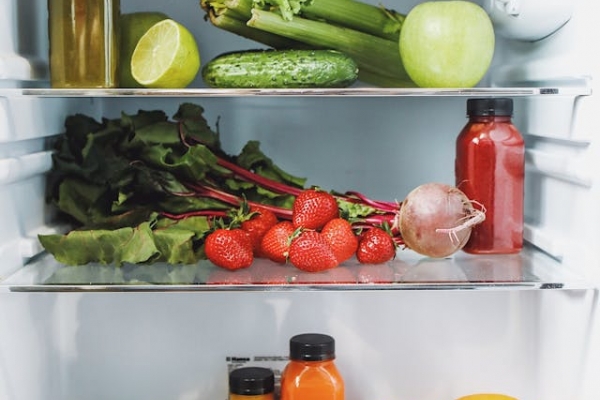 Which fruits to store on the counter and which in the refrigerator